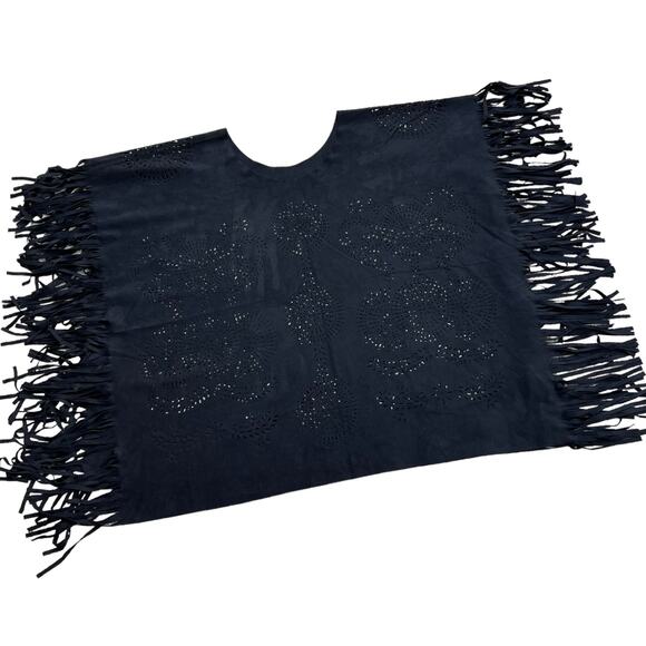 Step in Style Fringe Perforated Design Layering Poncho Sz OS - Picture 2 of 5